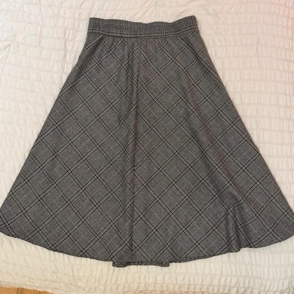 Chic Gray Plaid Maxi Skirt - Picture 8 of 8